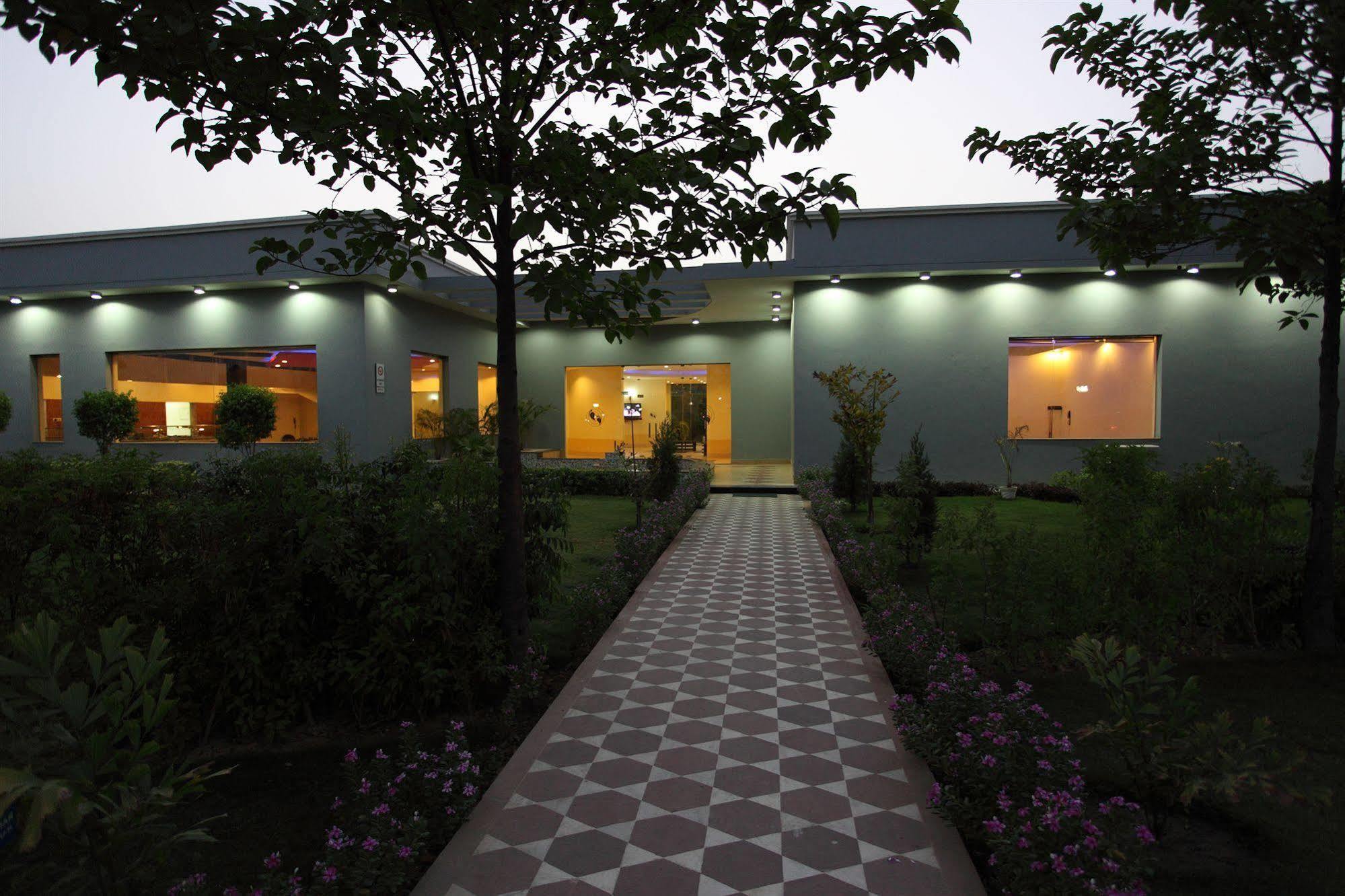 Shri Radha Brij Vasundhara Resort & Spa Govardhan Zewnętrze zdjęcie